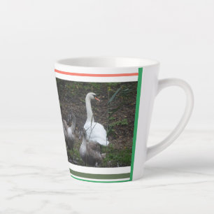 Tasse Latte Swan avec de jeunes cygnes mignons Design Latte Mu