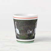 Tasse Latte Swan avec de jeunes cygnes mignons Design Latte Mu (Devant)