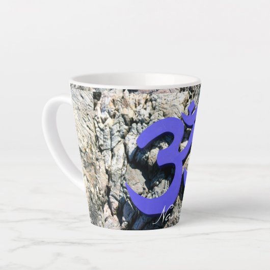 Tasse Latte Symbole Om Thunder_Cove (Angle gauche)