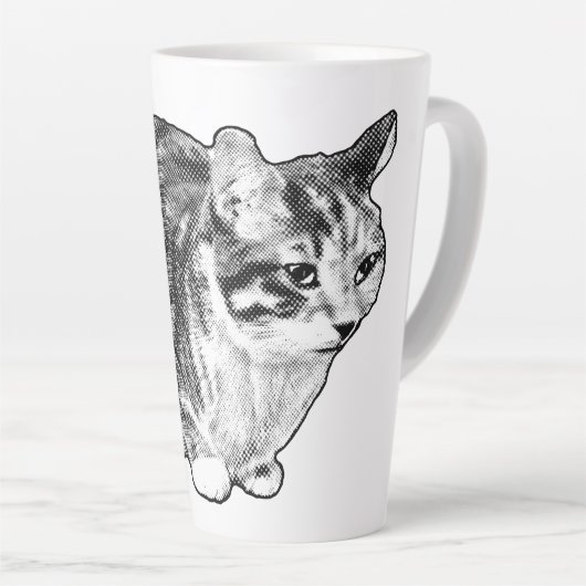 Tasse Latte Tabby Fireside avec points baisés à la neige (Angle droit)