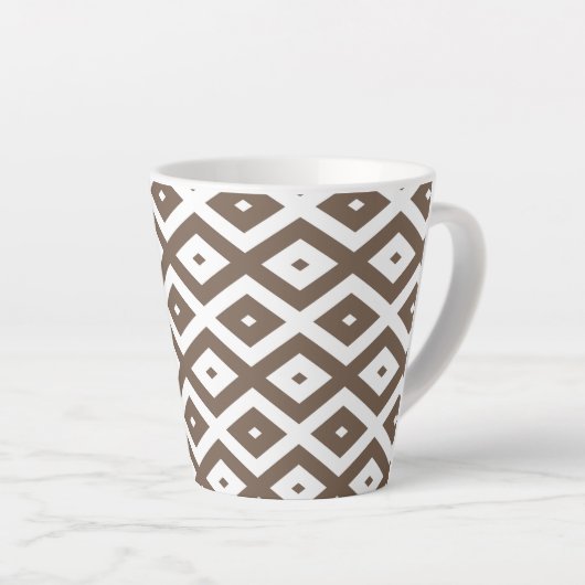 Tasse Latte Taupe brown and white diamond pattern (Angle droit)