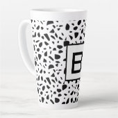 Tasse Latte Terrazzo noir blanc motif monogramme initial (Angle gauche)