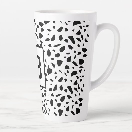 Tasse Latte Terrazzo noir blanc motif monogramme initial (Droite)