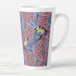 Tasse Latte Tit birds dans le jardin lilas