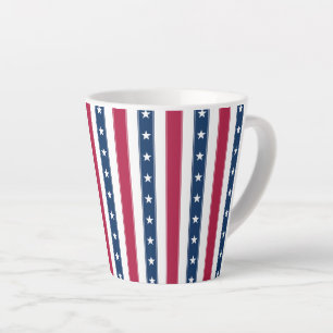 Tasse Latte Traces verticales avec étoiles Patriotique