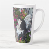 Tasse Latte Tuxedo Chat Cute Jolie Fleurs Chats Anniversaire (Droite)