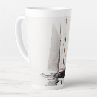 Tasse Latte Two-masted Schooner with Dory by Winslow Homer