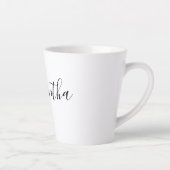Tasse Latte Typographie de script manuscrite moderne Nom (Droite)