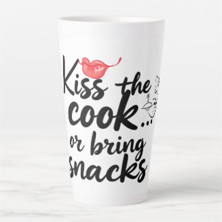 TASSE LATTE TYPOGRAPHIE ''EMBRASSEZ LE CUISINIER'' CITATION