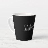 Tasse Latte Typographie moderne Nom blanc sur noir (Angle gauche)