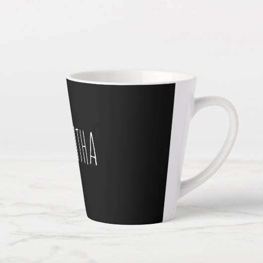 Tasse Latte Typographie moderne Nom blanc sur noir (Droite)