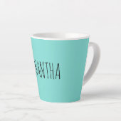 Tasse Latte Typographie moderne Nom Bleu Vert (Angle droit)