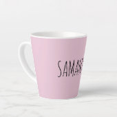 Tasse Latte Typographie moderne Nom rose (Angle gauche)