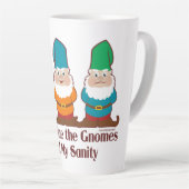 Tasse Latte Un Par Un Les Gnomes Volent Ma Santé (Angle droit)