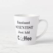 Tasse Latte Un scientifique vient juste d'ajouter du café (Droite)
