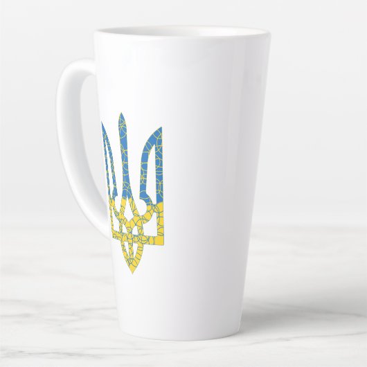 Tasse Latte Un trident ukrainien texturé drapeau d'Ukraine cou (Angle gauche)