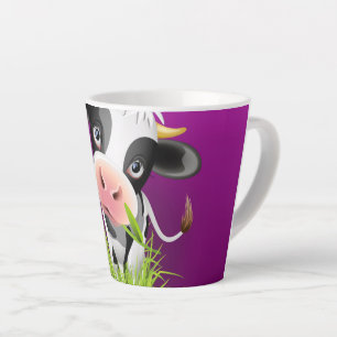 Tasse Latte Vache Holstein mûre dans l'herbe sur le violet