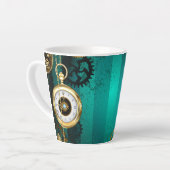 Tasse Latte Veille bijoux Steampunk sur un Arrière - plan vert (Angle gauche)