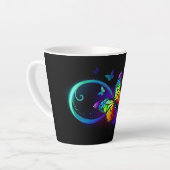 Tasse Latte Vibrant infinity with rainbow butterfly on black (Angle gauche)