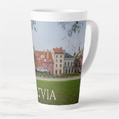 Tasse Latte Vieille ville de Riga en automne (Angle droit)