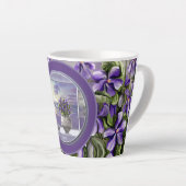 Tasse Latte violettes dans un bocal de lune (Angle droit)