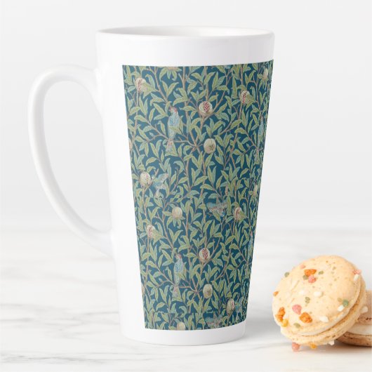 Tasse Latte William Morris "Oiseau et Grenade" (En situation)