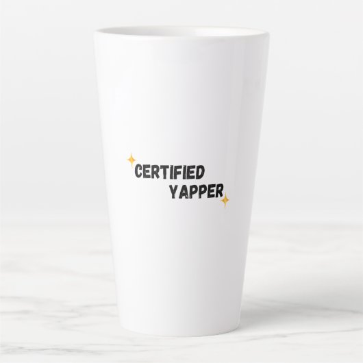 Tasse Latte Yapper certifié | Gen-Z Funny Graphic Tee (Devant)