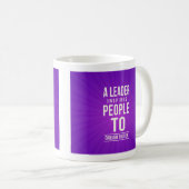 Tasse leader - violet avec citation (Devant droit)