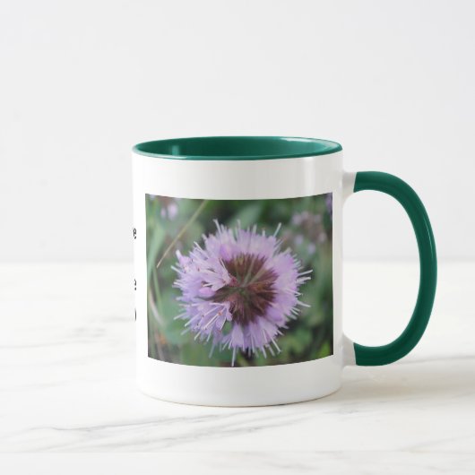 Tasse lila Blütenkugel: heb een leuke dag Mok (Rechts)