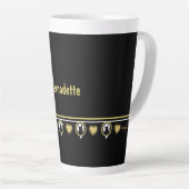 Tasse Love Cat Latte conçue par Poet Adiela Akoo (Angle droit)