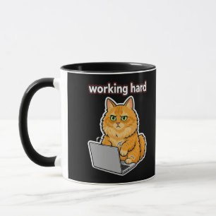 Tasse mème de chat roux drôle travaillant dur