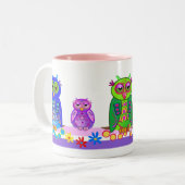 Tasse mignonne de bande dessinée avec des hiboux (Devant gauche)