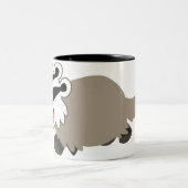 Tasse mignonne de blaireau de bande dessinée (Centre)