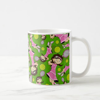 Tasse mignonne de fille de tennis