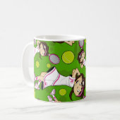 Tasse mignonne de fille de tennis (Devant gauche)
