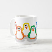 Tasse mignonne de pingouins d'arc-en-ciel (Devant gauche)