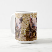 Tasse mignonne de porc d'animal de ferme de (Devant gauche)