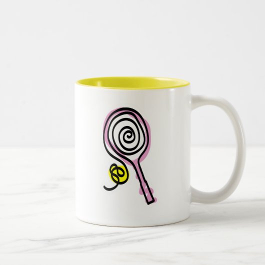 Tasse mignonne de tennis pour des filles et des (Droit)