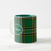 Tasse nationale irlandaise verte de coutume de (Devant gauche)