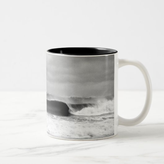 Tasse noire de vague de Barrell (Droit)
