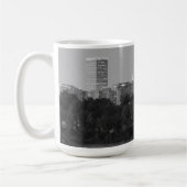 Tasse noire et blanche d'horizon de Tulsa (Gauche)