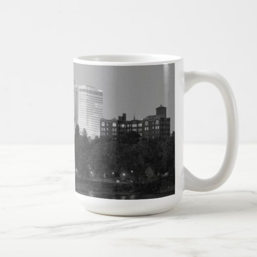 Tasse noire et blanche d'horizon de Tulsa (Droite)