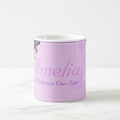 Tasse nommée de filles pourpres et d'or de (Centre)