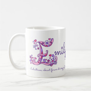 Tasse nommée de monogramme de la fleur E de coeur