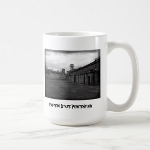 Tasse orientale de prison d'état