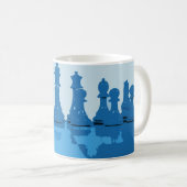 Tasse orientée bleue d'échecs (Devant droit)