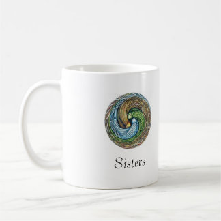 Tasse païenne de soeurs