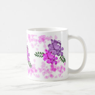 Tasse peinte de fleurs