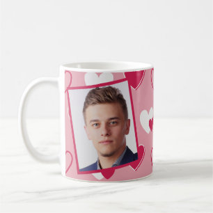 Tasse personnalisée avec coeurs rouges roses