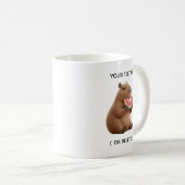 Tasse personnalisée Capybara mignon mangeant pastè (Devant droit)